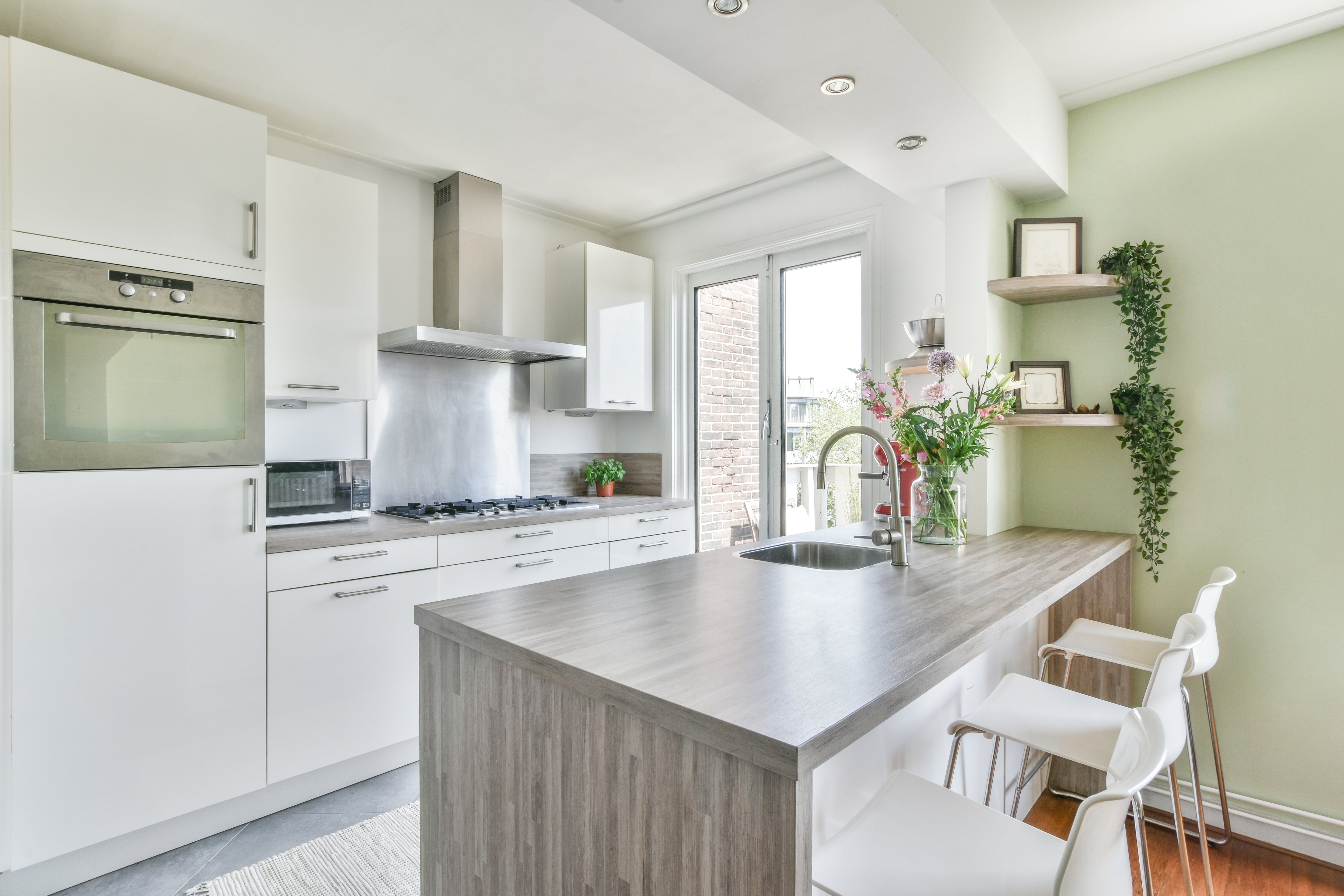 7 Contemporary Kitchen Appliances Every Kitchen Needs