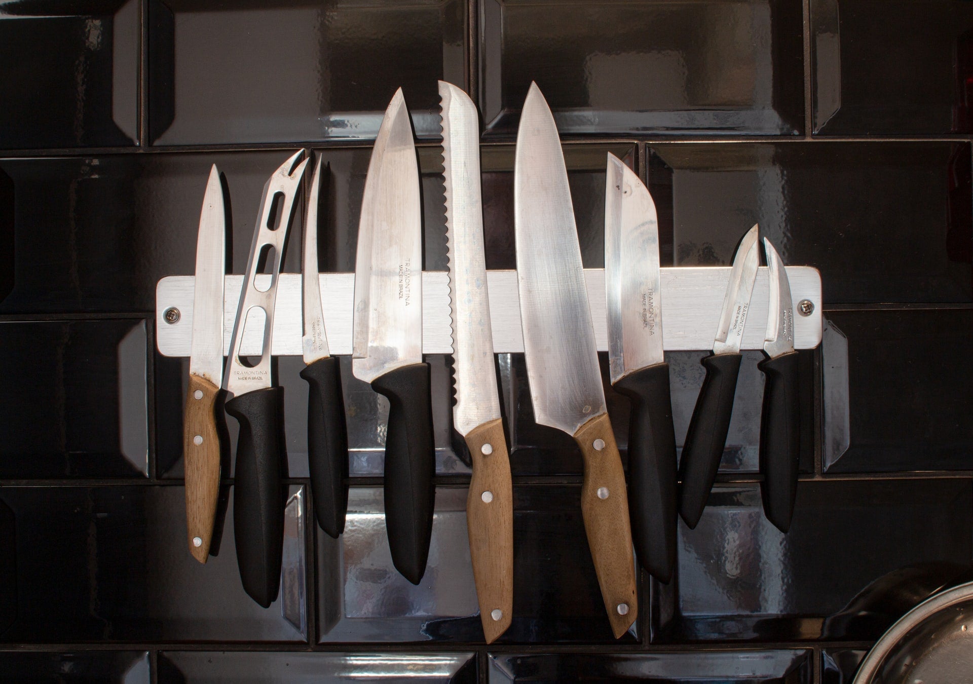 9 Essential Kitchen Supplies Every Man Needs