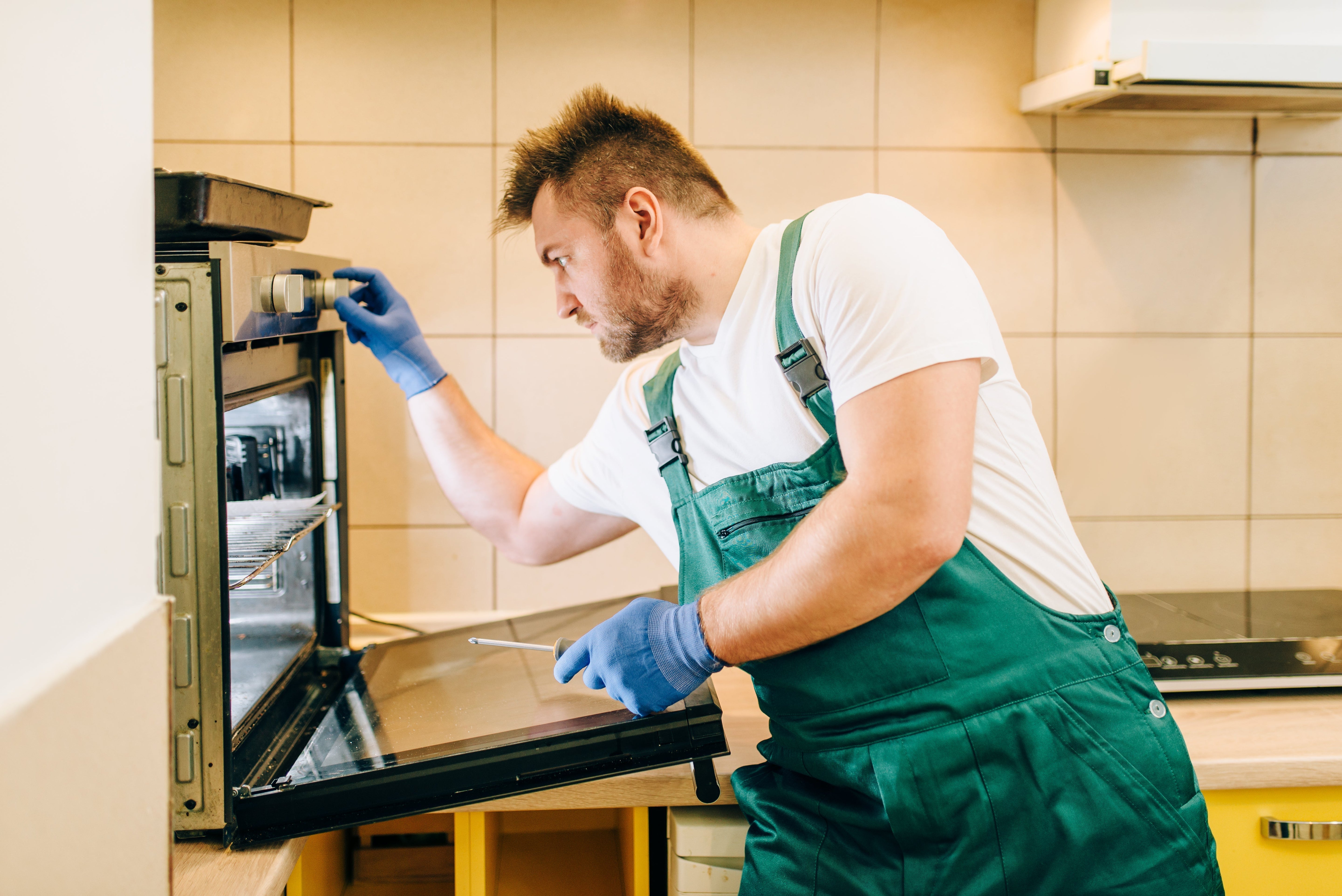 10 Oven Maintenance Tips to Take Care of Your Oven